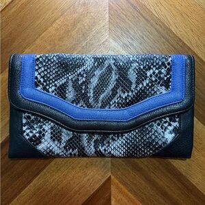 Bijoux Nouveau Animal Print Clutch Crossbody Bag 10 1/2" X 6" Snake Skin Look